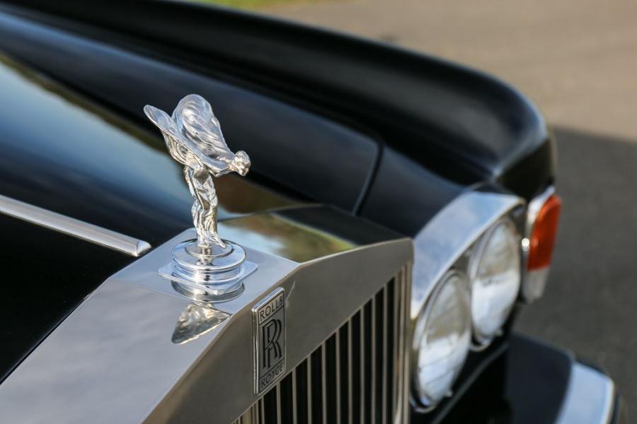 Логотип Rolls-Royce Corniche Cabriolet 1981 года  (фото 10 из 36)